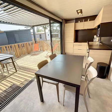 Chalet Chalet Jullouville, 3 Pieces, 4 Personnes - Fr-1-361-486 *