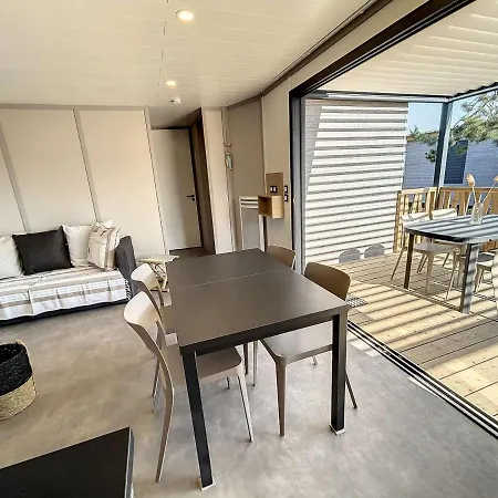 Chalet Chalet Jullouville, 3 Pieces, 4 Personnes - Fr-1-361-486